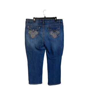 Nine West Womens Size  16 Blue Jeans Capris Shorts Embroidery Stitch Detail